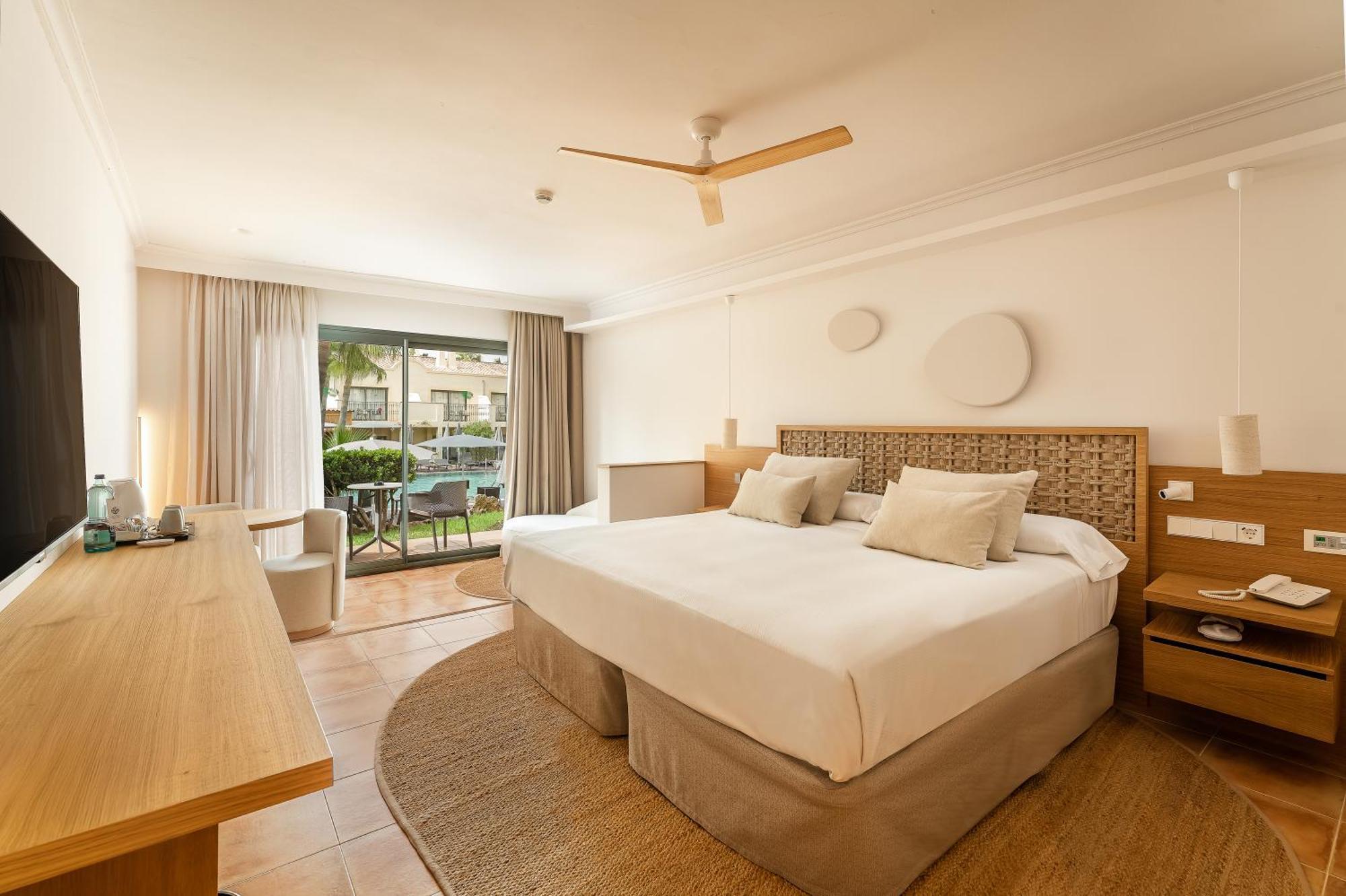 Junior Suite Pool View
