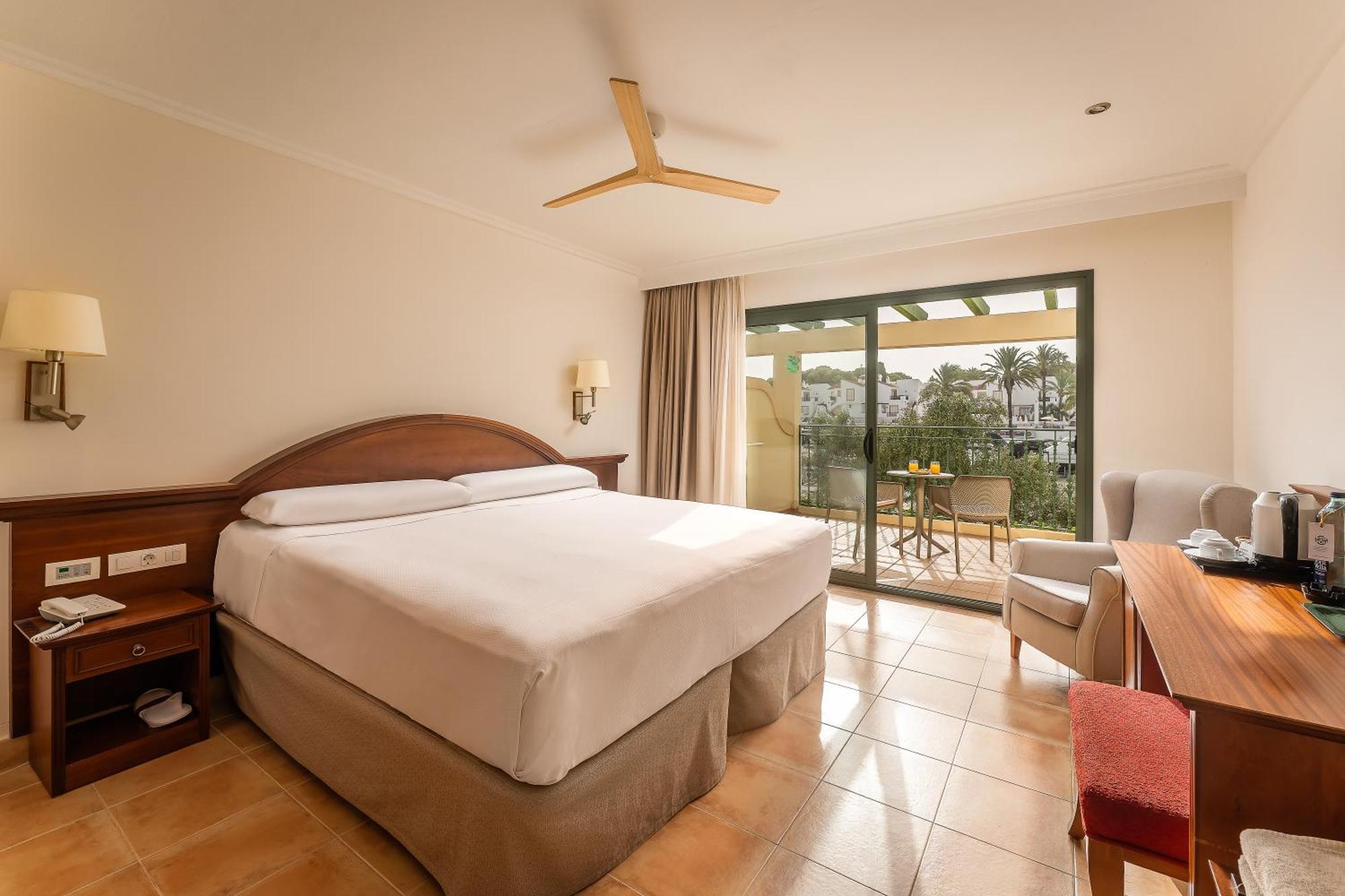 Single Room Balcony